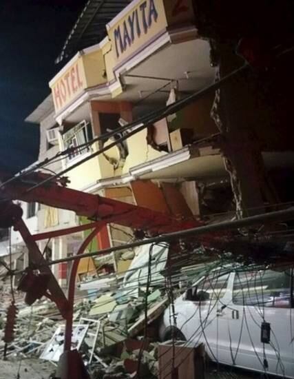 Na ausência do presidente Rafael Correa, que se encontrava em viagem oficial em Roma, Glas liderou o Comitê Nacional de Operações de Emergência, na capital Quito