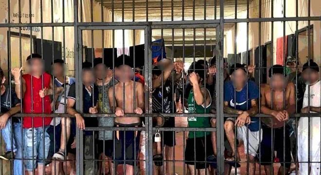 Prisão de Concepción: presos fazem rebelião por comida, água e roupas