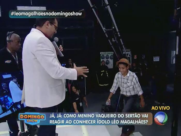 Geraldo Luís o recebeu no palco do programa. Foi a primeira vez que Vitor saiu de sua realidade e pode conhecer outras coisas. Ele nunca tinha visto uma câmera de televisão antes


+ Aproveite e confira as matérias do programa Domingo Show

+ Já curtiu a página do Domingo Show no Facebook? É só clicar!

+ Siga o Domingo Show no Twitter e receba todas as notícias do programa

