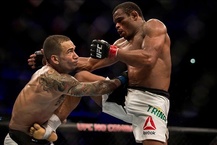 Francisco Massaranduba (foto) venceu o americano Yancy Medeiros por decisão unânime (29-26, 30-27, 30-26), assim como John Lineker, que passou por Rob Front por decisão unânime

 

Conheça o R7 Play e assista a todos os programas da Record
na íntegra!
