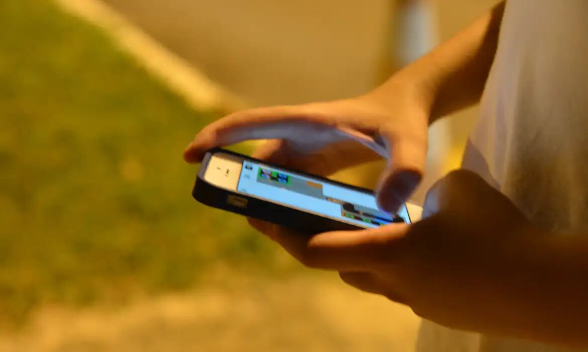 PL aprovado prevê remoção de conteúdos relacionados a exploração, abuso sexual, sequestro e aliciamento