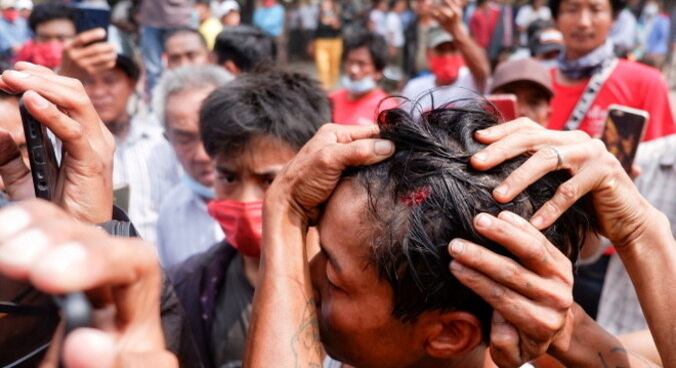 Manifestantes são agredidos e dois morrem em Mandalay, Mianmar
