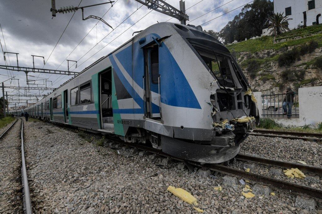 Acidente entre dois trens em Túnis, capital da Tunísia, deixa ao menos 95 feridos
