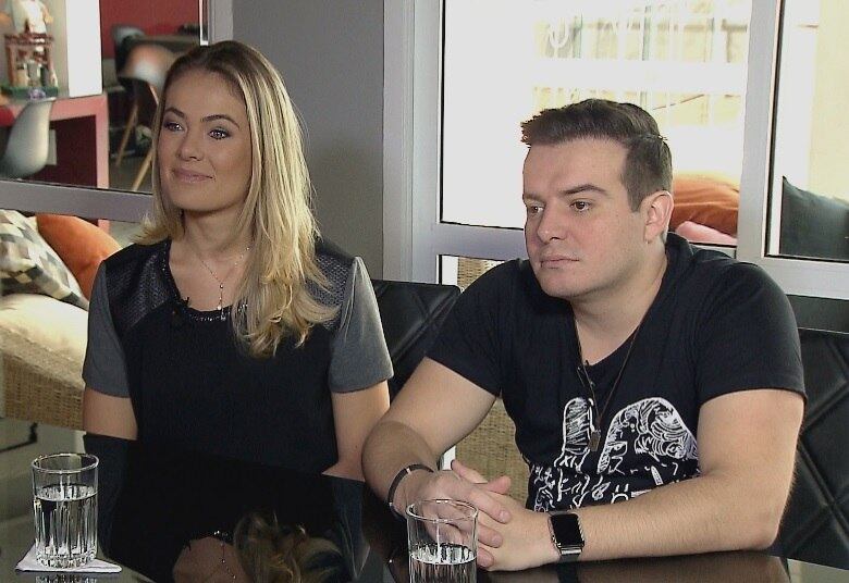 Durante o bate-papo
com o apresentador, o sertanejo e a atriz apresentam seu filho, Luis Miguel