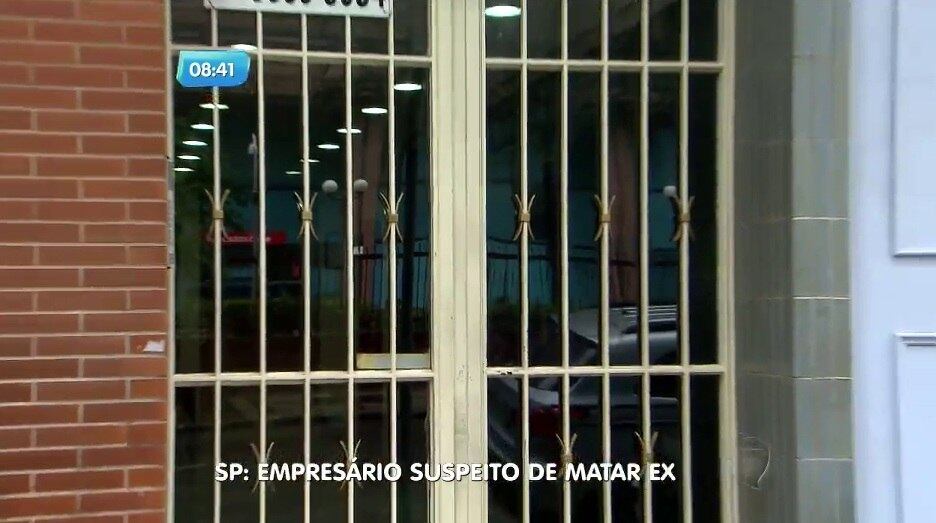 Um
vizinho chegou a ouvi o barulho dos tiros. A polícia vai investigar porque Mara
havia revogado o pedido de medida protetiva