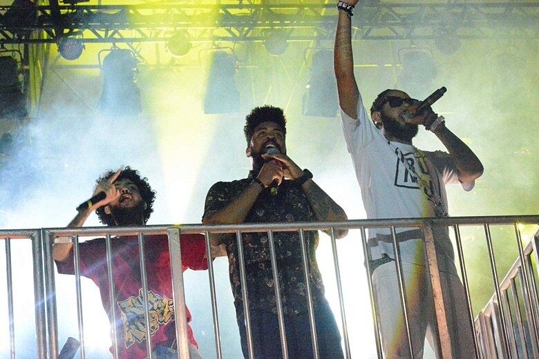 O rapper Emicida durante show da virada de ano na Avenida Paulista