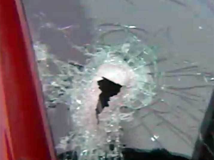 O cantor de funk conseguiu dirigir até a casa de um amigo, que o levou para o hospital da região.