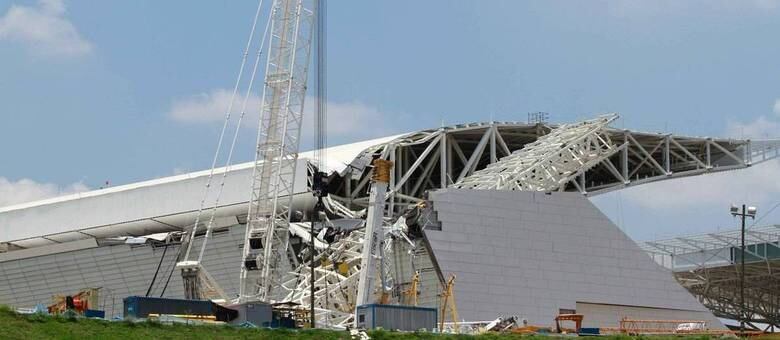 Acidente com guindaste completa um mês nesta sexta-feira, mas não se sabe quando e quanto as famílias receberão