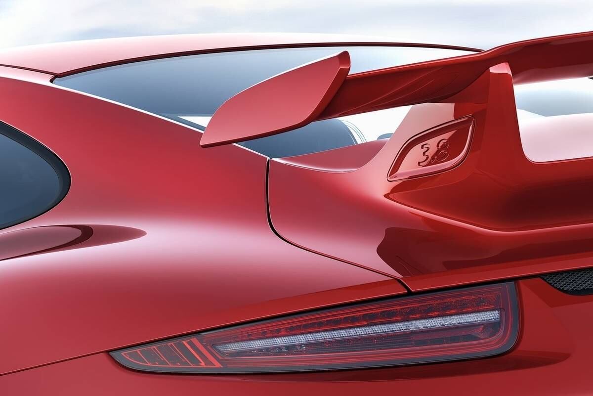 Está de olho em um 911 rápido, mas o GT3 não é o suficiente? Então aguarde mais um pouco, pois a marca prepara uma versão superesportiva do modelo, a GT2

Saiba tudo sobre carros! Acesse R7.com/carros
E confira os melhores preços de novos e usados em r7.icarros.com.br
