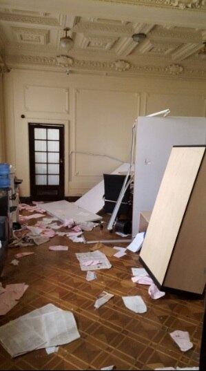 Por meio de nota, o presidente da Alerj, Jorge Picciani (PMDB), disse que "os prejuízos causados ao patrimônio público serão registrados e encaminhados à polícia para  a responsabilização dos culpados"
