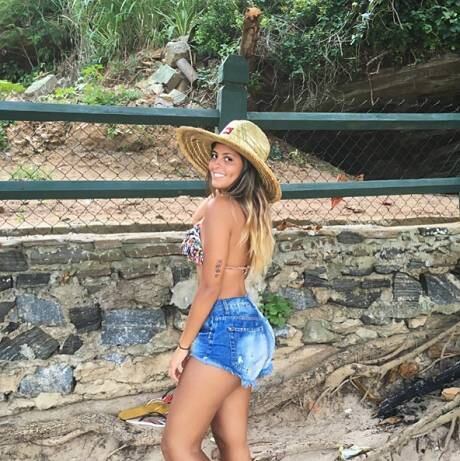 A filha do Baixinho realmente bate um bolão fora dos gramados, não é mesmo?