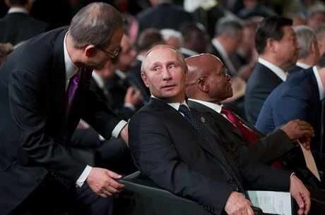 Putin afirmou que precisava dormir para retomar os trabalhos na segunda-feira