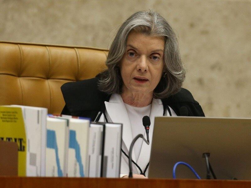 Ministra Cármen Lúcia assumiu lugar de Temer