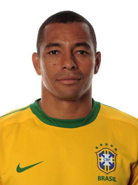 Gilberto Silva não era titular absoluto, porém, foi campeão da Libertadores no ano passado pelo Atlético Mineiro. Em 2010, atuava no Panathinaikos, da Grécia. Após rescindir seu contrato com o Galo, o atleta está sem clube