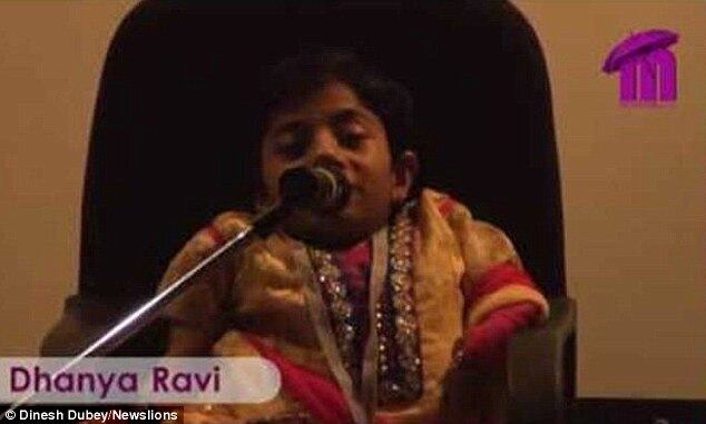 — Durante a fase de amadurecimento, eu não podia jogar como as outras crianças e por isso era solitária. Não podia correr, subir em árvores, esse tipo de coisa, então eu passava horas jogando no meu PlayStation com o meu irmão e eu amava a Barbie, ela era a minha heroína