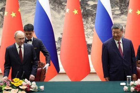 Presidente russo Vladimir Putin e o presidente chinês Xi Jinping em Pequim