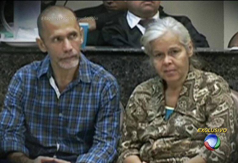 Jorge
conheceu Isabel quando entrou na faculdade de educação física. Eles começaram a
namorar e depois foram obrigados a se casar pelo pai dela. Com o tempo, o relacionamento
esfriou e virou amizade

• VÍDEO: Canibais de Garanhuns contam detalhes de como matavam e consumiam a carne das vítimas
• No R7 Play você assiste ao Repórter Record Investigação quando e onde quiser. Experimente!
