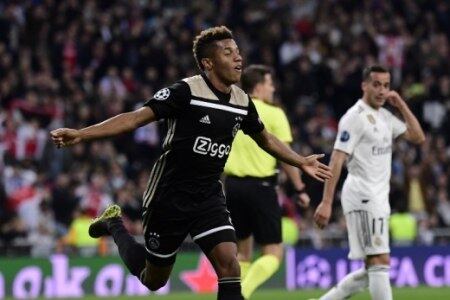 David Neres deixou Tite a ver navios