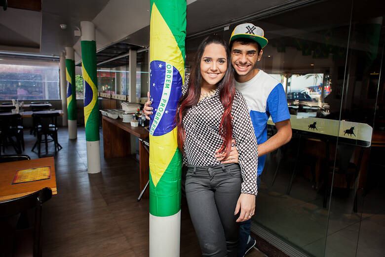 Perlla acredita que vai trabalhar no dia do jogo do Brasil, nesta quinta feira (12). 





— Acho que a gente vai trabalhar no Dia dos Namorados. Mas no dia 12 não vamos deixar de assistir ao jogo do Brasil juntos e isso é certo [risos]