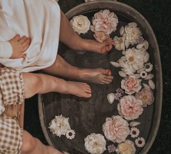 A dermatologista também pontua que, ao aquecer essa extremidade que tem muitas terminações nervosas, o sangue também é aquecido e circula mais quente para o resto do organismo

Veja mais: 7 hábitos de beleza para adotar antes dos 30 anos