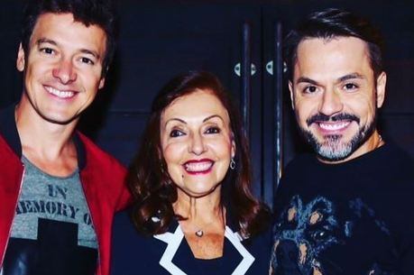 A mãe de Faro gosta de compartilhar cliques da família na web