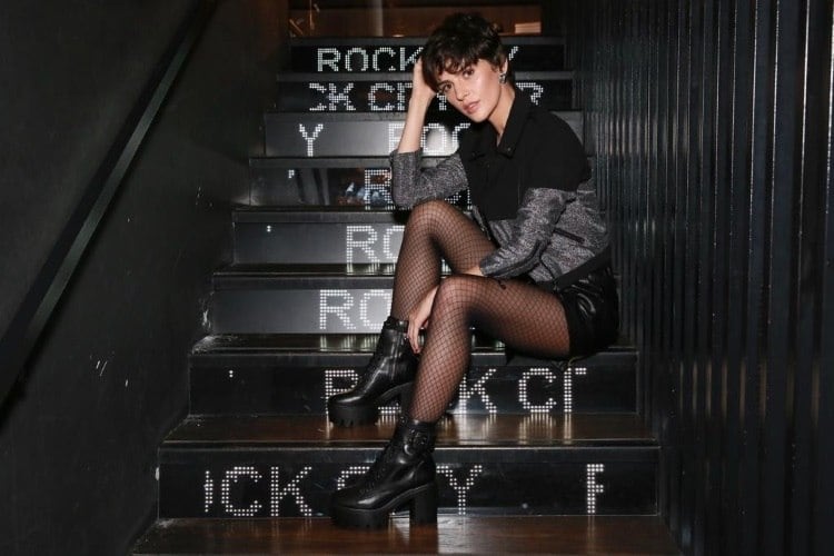 A estudante de moda Monica Benini mostrou sua beleza  