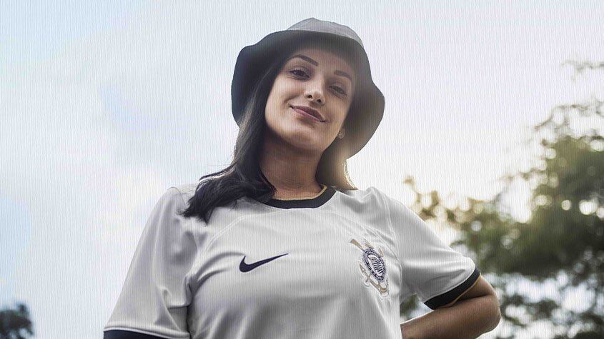 Nova camisa do Corinthians homenageia o ano vitorioso de 2012.