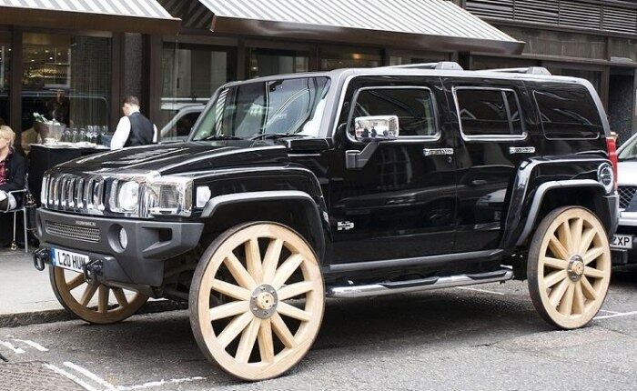 Rodas de liga leve são muito "povão". Eu gosto mesmo é de rodas de carroça

Assine o R7 Play e veja a Record online!
