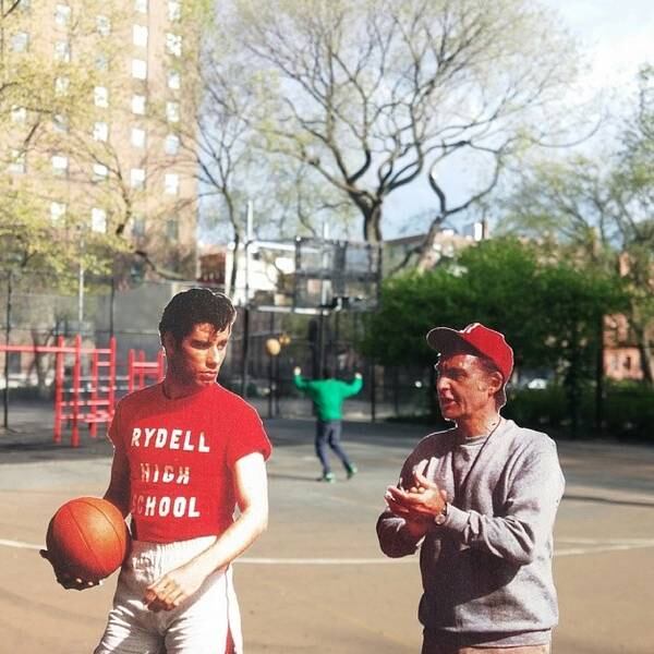 O autor do projeto desenvolve paralelamente o MyDayWithoutLeo – em português, Meu dia sem o Leo – em que faz montagens com outros artistas