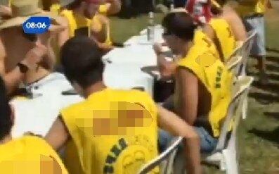 Festa promoveu competição para ver quem conseguia beber mais