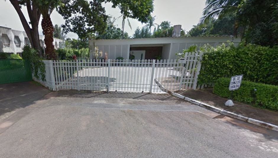 A casa também foi a residência da ministra Gleisi Hoffmann e do marido, na época ministro das Comunicações, Paulo Bernardo. O casal morava aqui com os filhos pequenos 
