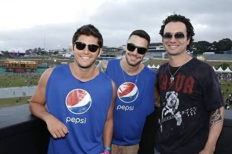 Marco Luque confere Lollapalooza com atores globais