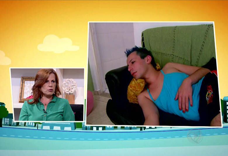 Sheila revelou ainda que toda a família foi alvo do preconceito.
— Quando eu saía, todo mundo apontava o dedo e falava: "Olha a mãe do gayzinho"
+ Assista: Rodolfo conta como revelou para a família que era gay
• Acesse o R7 Play e assista na íntegra a todos os programas da Record! Clique e experimente!