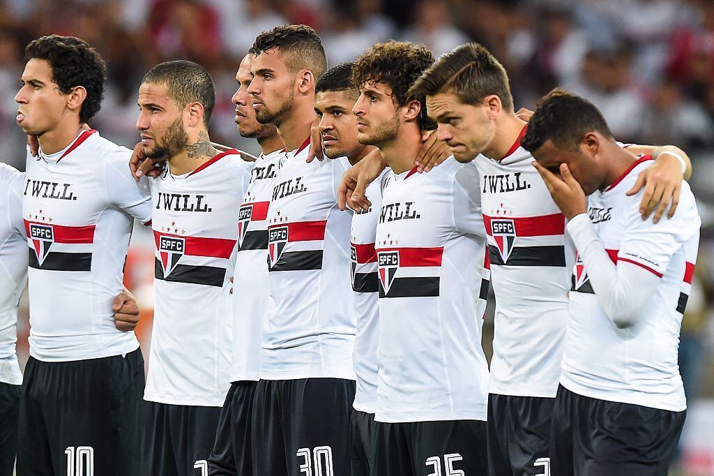 Em 2015, o São Paulo pegou o Cruzeiro logo na primeira etapa do mata-mata e perdeu nos pênaltis. O Tricolor parou nas mãos do goleiro Fábio, autor de duas defesas nas penalidades, e ficou pelo caminho na busca pelo tetracampeonato