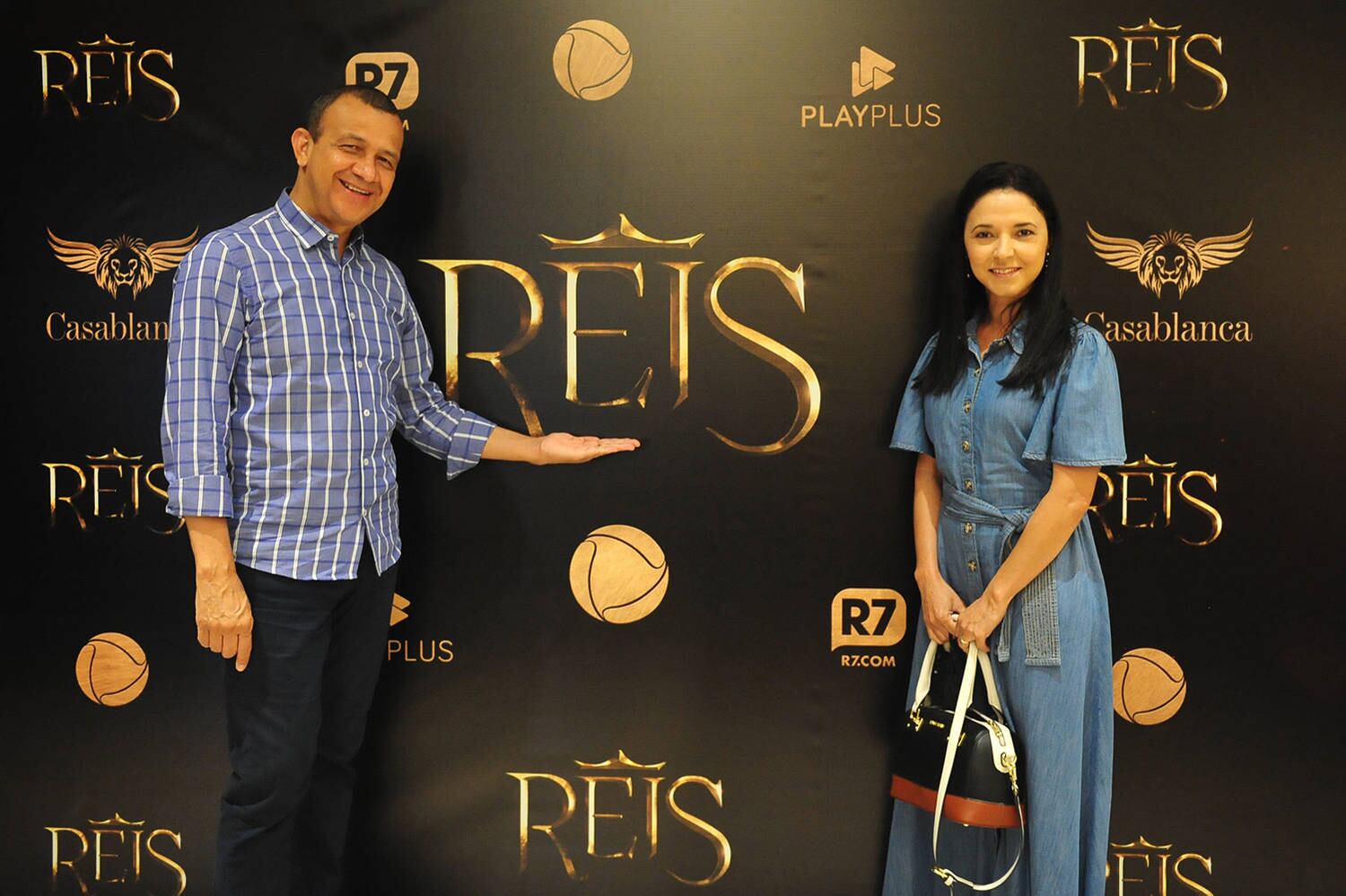 Record TV RS recebeu convidados em sala de cinema para a estreia da série Reis