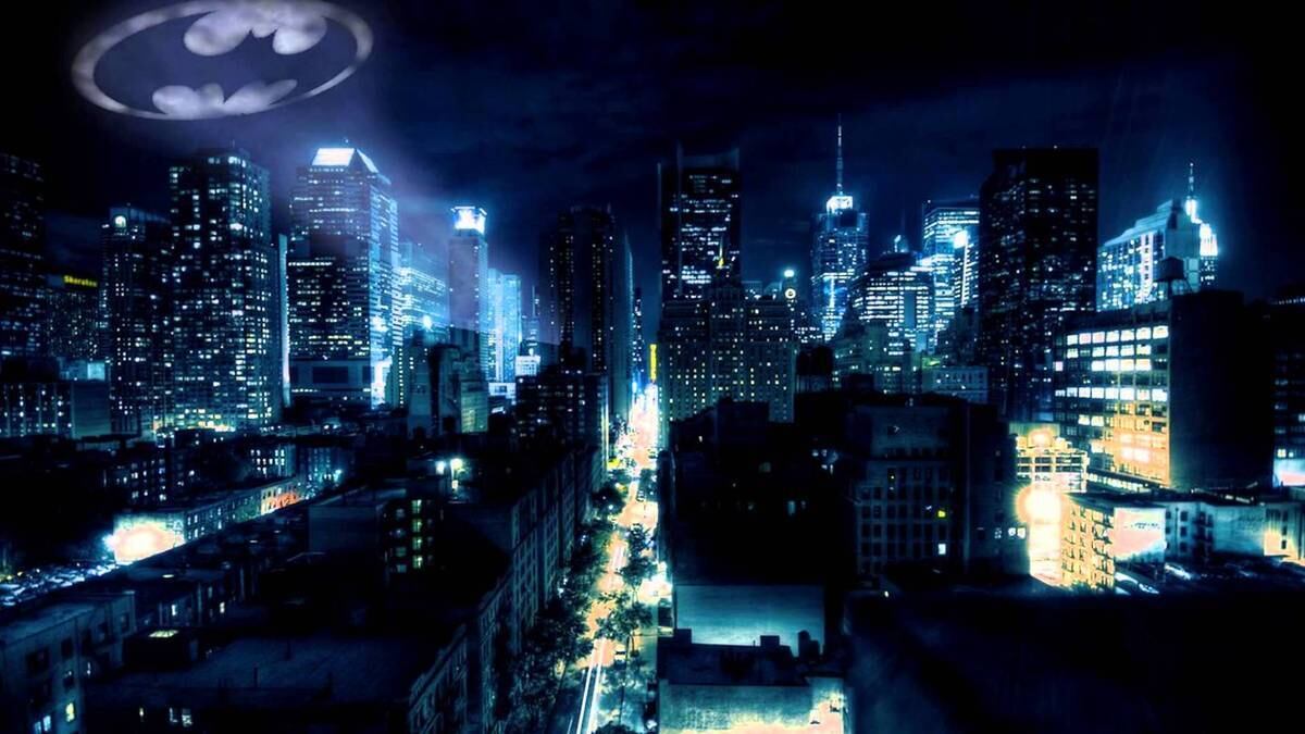 Gotham (Batman)

Localizada próxima a Nova York, Gotham é uma das maiores metrópoles dos Estados Unidos. Com mais de 10 milhões de habitantes, a super cidade é protegida por Batman. Mas não se engane: ela é escura, sombria, perigosa e repleta de criminosos - incluindo super vilões, como Coringa, Crocodilo, Pinguim e Hera Venenosa