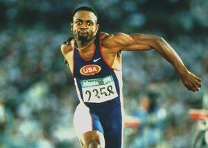 No salto triplo, o recorde olímpico pertence a Kenny Harrison. O atleta dos Estados Unidos saltou 18.09 metros na edição de Atlanta 1996, em solo pátrio, e entrou para a história.