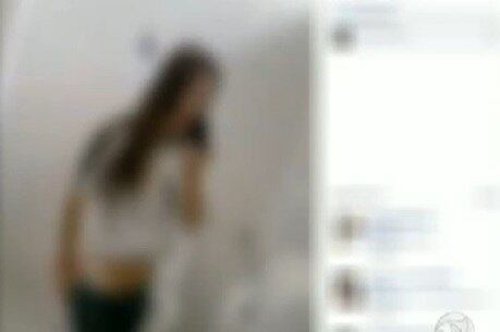 Mãe viu foto de filha nua ao receber solicitação de amizade
