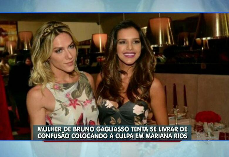 A confusão começou depois que o casal Bruno Gagliasso e Giovanna Ewbank deixaram escapar que ela já proibiu o bonitão de fazer uma novela por ciúmes de uma atriz. Fabíola Reipert descobriu que essa atriz é a Cléo Pires, mas a assessoria da morena decidiu usar uma "laranja" para preservar a imagem da filha de Glória Pires. E a escolhida foi Mariana Rios, que é da mesma agência, mas odiada por Cléo desde que a ofuscou na novela Araguaia, em 2010.