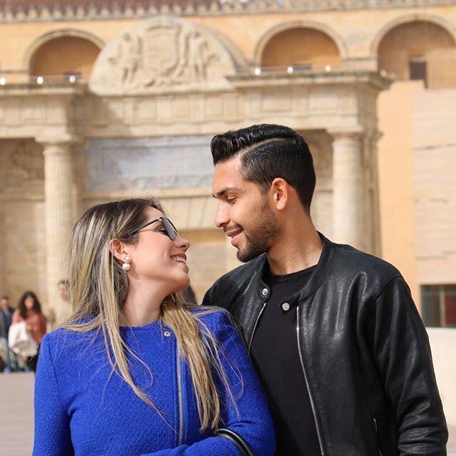 Petros é um ex-jogador do Corinthians e que é casado com a bela Érica Coelho. Como o jogador está atuando na Espanha, a beldade está aproveitando para curtir a vida na Europa

Assista aos programas da Record no R7 Play