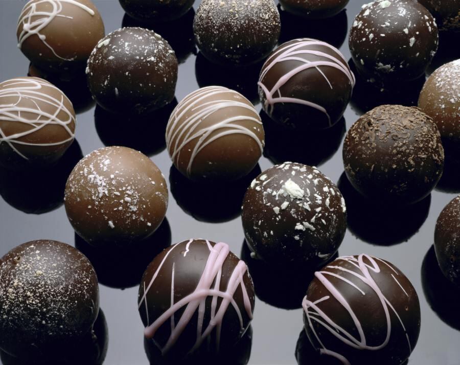 Da Suíça a Campos do Jordão, o viajante pode programar a viagem para destinos fantásticos nos quais ainda vai experimentar os melhores chocolates do mundo.

O R7 Viagens e a momondo, buscador de passagens, hotéis e pacotes, reuniram rotas do chocolate que deixam qualquer chocólatra extasiado, nas quais os turistas podem degustar e visitar fábricas de sonhos, em que o ar aquele aroma irresistível de cacau
