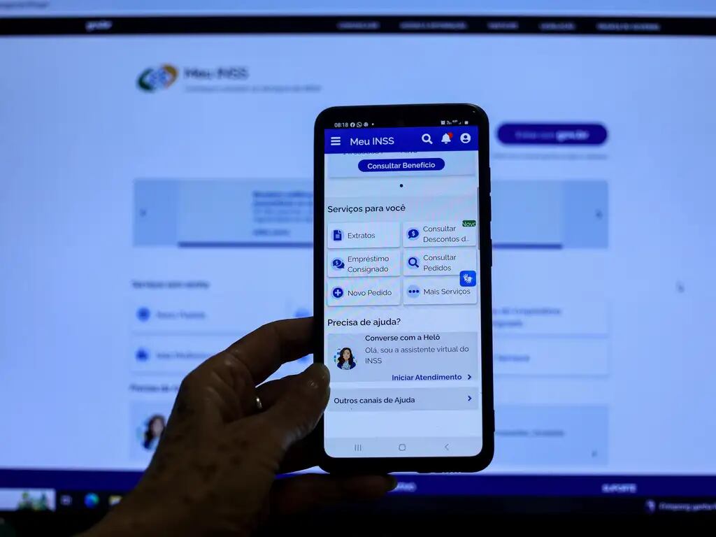 Aposentados e pensionistas podem requerer a devolução de valores descontados indevidamente por meio do aplicativo Meu INSS