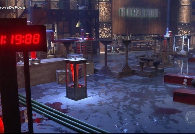 Durante o desafio, corria um tempo no cronômetro instalado, mas apenas quem estava em casa conseguia visualizar flashs de quanto tempo já havia passado a partir da contagem inicial. Na primeira parte, as tarefas exigiam muita força física. Se os peões quebrassem qualquer objeto, estariam automaticamente desclassificados