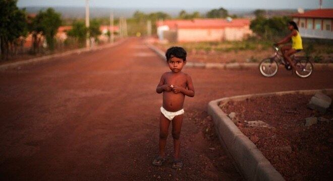 A carência nutricional está entre as causas de morte entre as crianças brasileiras
