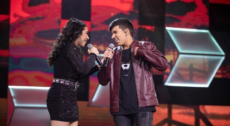 Os pais de Amanda e Vinicius são roqueiros, mas a paixão dos irmãos é pela música sertaneja! Eles se apresentaram com a canção Coração Sertanejo, de Chitãozinho & Xororó