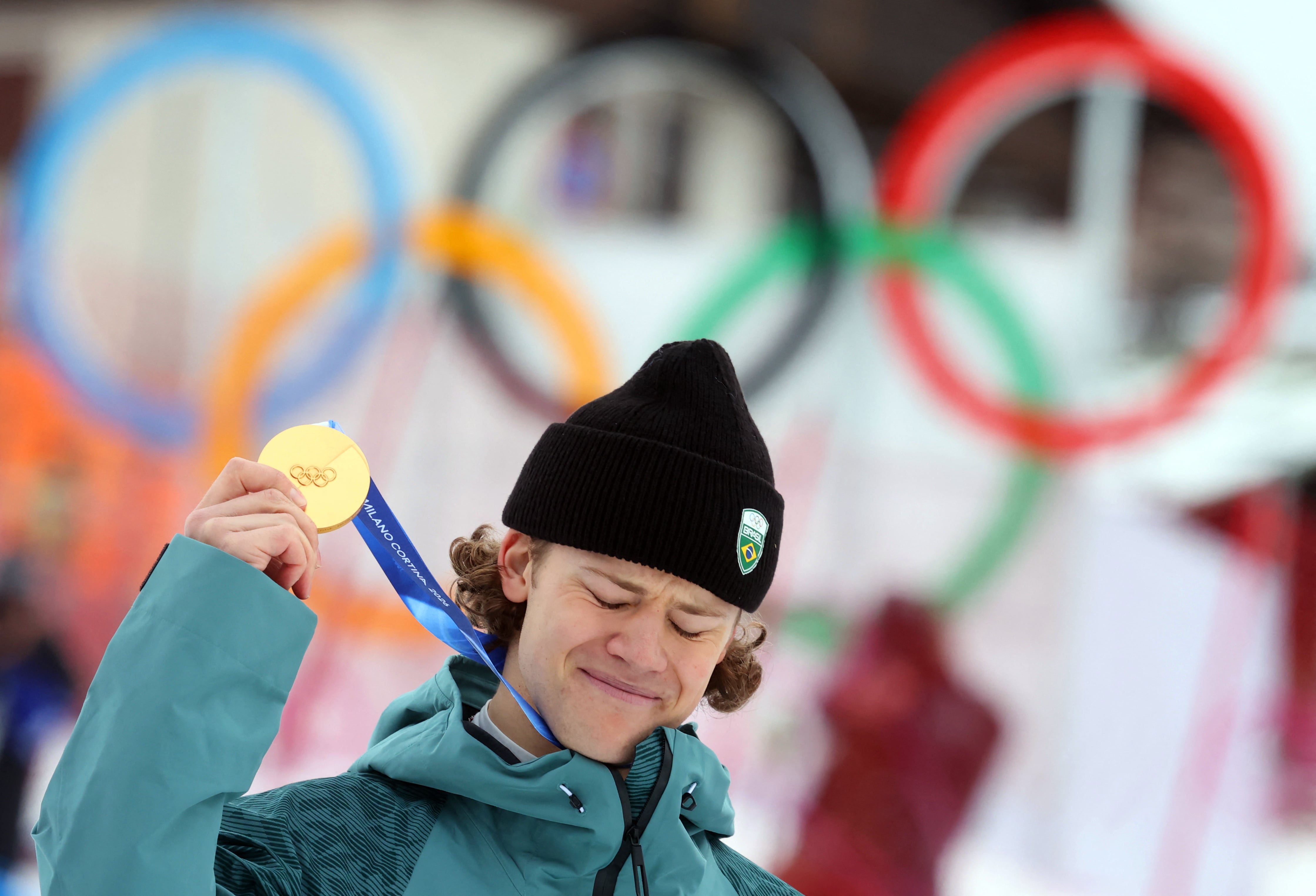 Lucas Pinheiro Braathen se emociona com medalha de ouro
