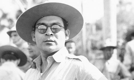 Pequena ilha caribenha localizada há apenas 368 km de distância da cidade norte-americana de Miami, Cuba foi governada de 1952 a 1959 pelo ditador Fulgêncio Batista, que adotou uma política de aproximação com os Estados Unidos, tendo inclusive recebido ajuda financeira e militar do governo norte-americano