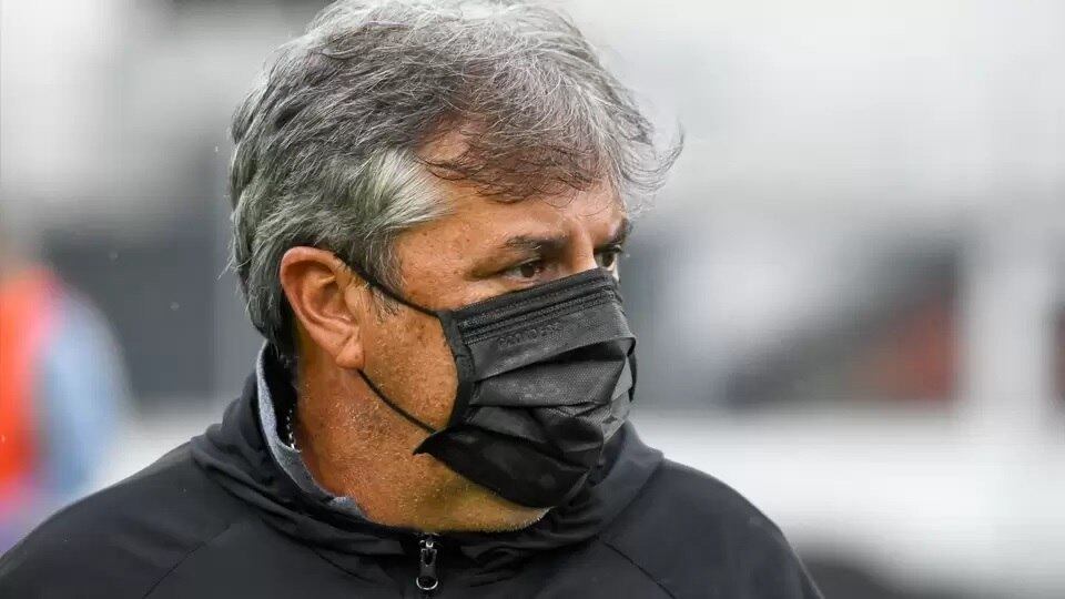 Treinador pode mudar formação da equipe
