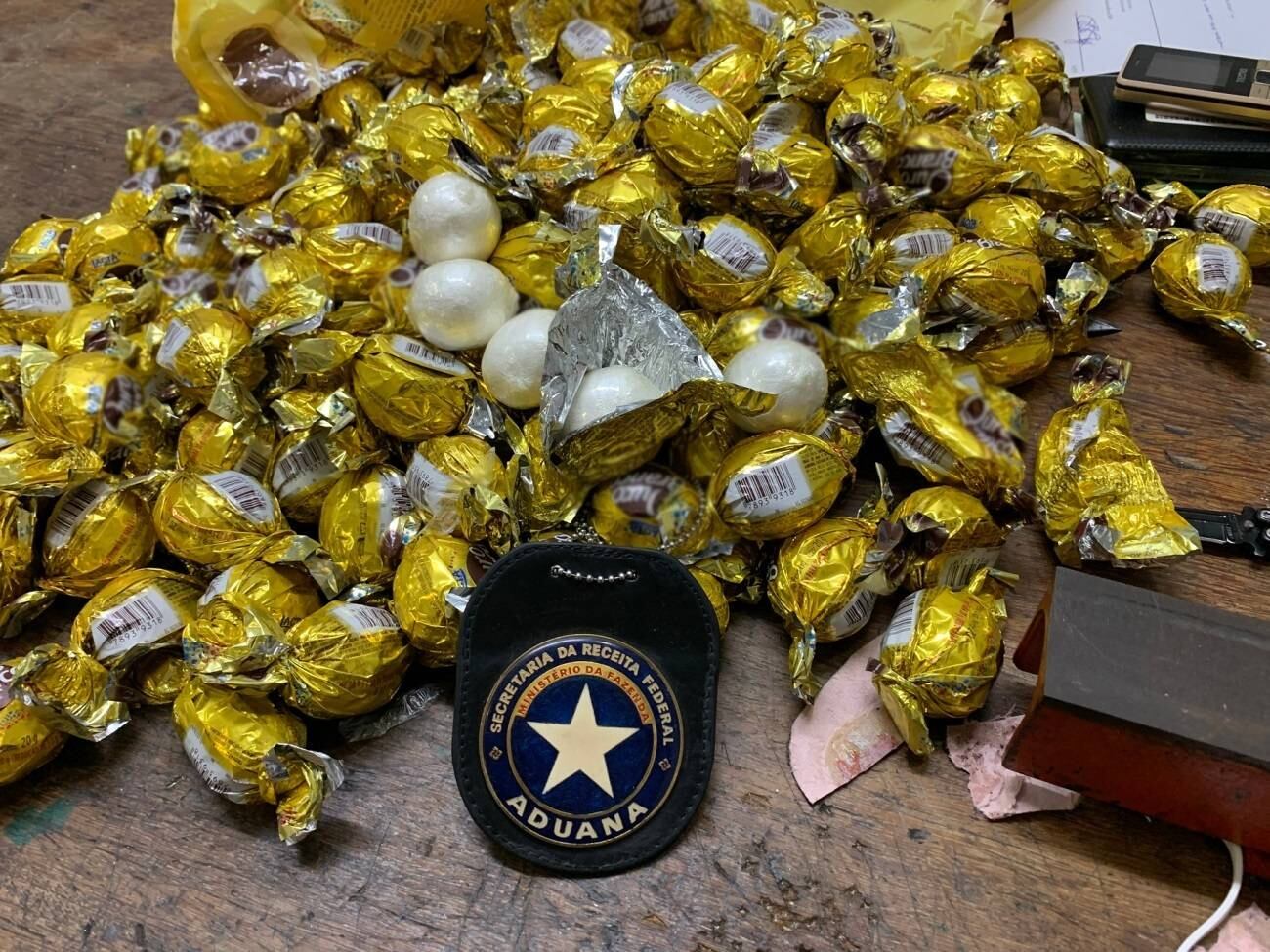 Nas embalagens, a PF encontrou cerca de 5 kg de cocaína