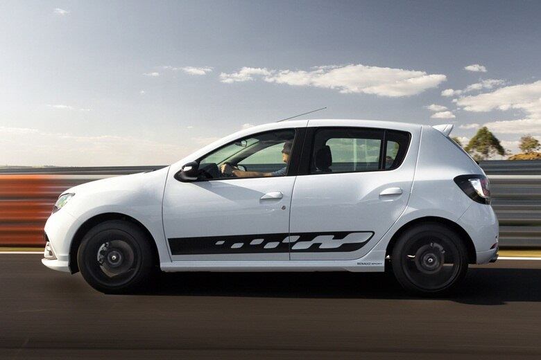 O motor 2.0 16V flex é naturalmente aspirado e gera 150 cv a 5.750 rpm, e bons 20,9 kgfm de torque a 4.000 giros

LEIA TAMBÉM
Aceleramos: Renault Sandero RS é nervosinho e vai além do visual